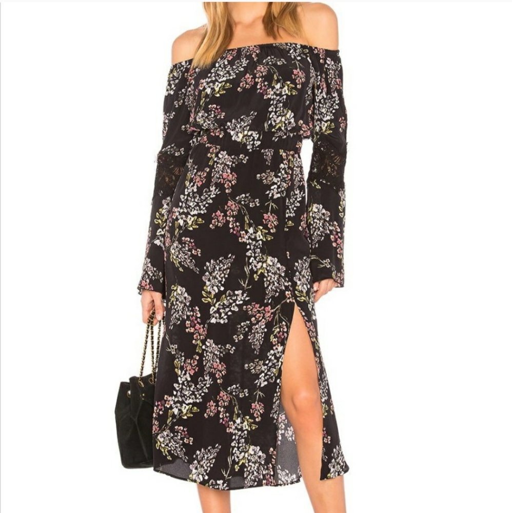NWOT Stone Cold Fox Nicholson bell sleeve dress size S(read sizing info)